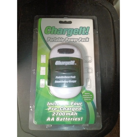 Charge it! Portable Power Pack with 4 Pre-charged 2700mah AA Batteries - Picture 1 of 2